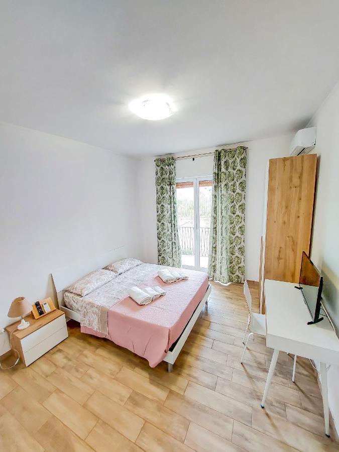 Metro Guest House Neapel Exterior foto